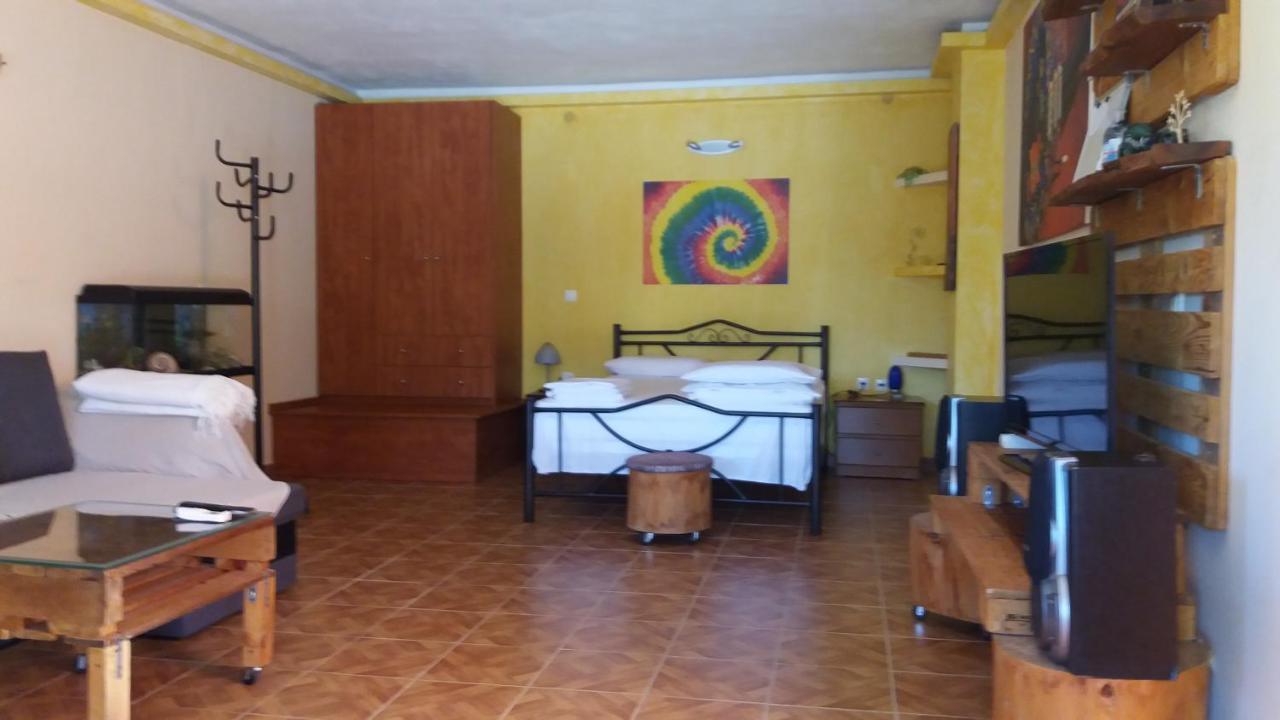 Village Life Studio Kanakades Екстер'єр фото